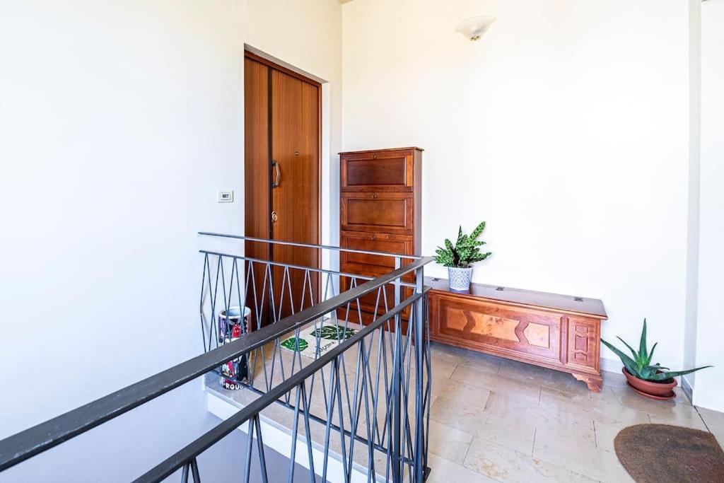 Easy Florence سْكانديتْشي المظهر الخارجي الصورة