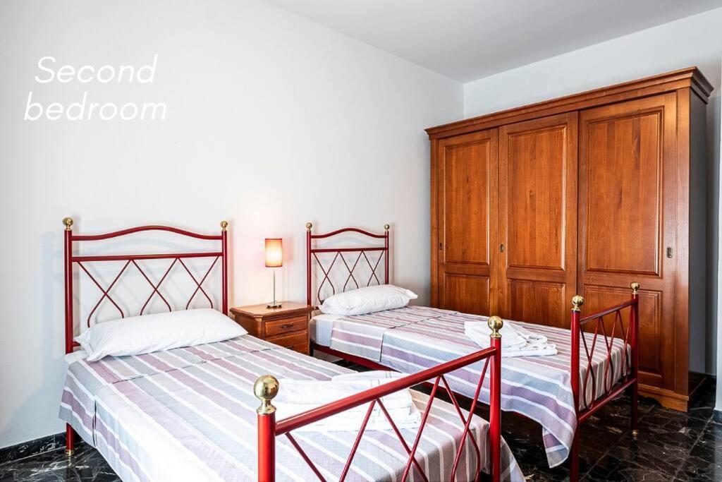 Easy Florence سْكانديتْشي المظهر الخارجي الصورة